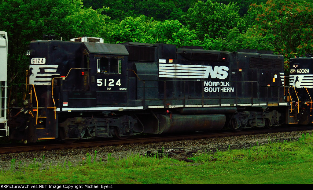 NS GP38-2 5124